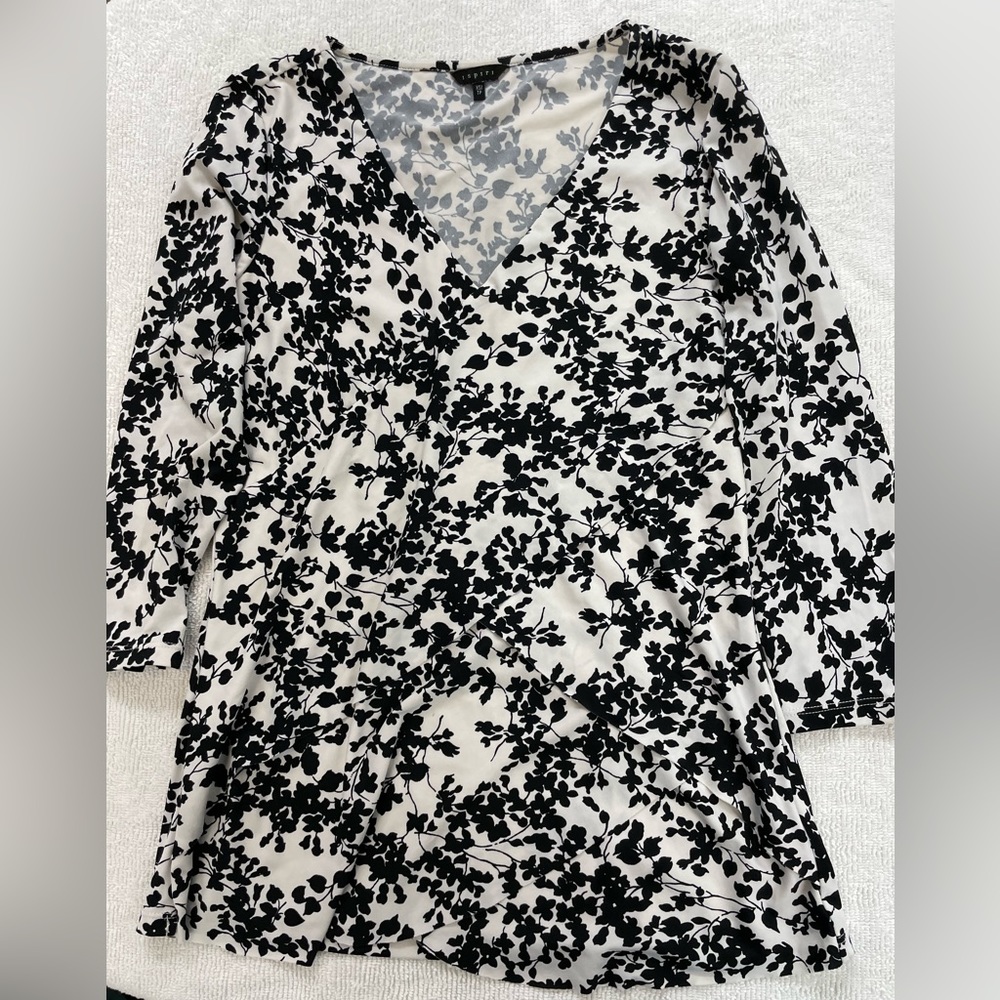 XS Black & White top